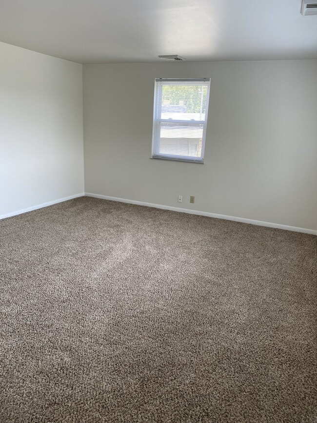 Building Photo - 4947 Charlemar Dr