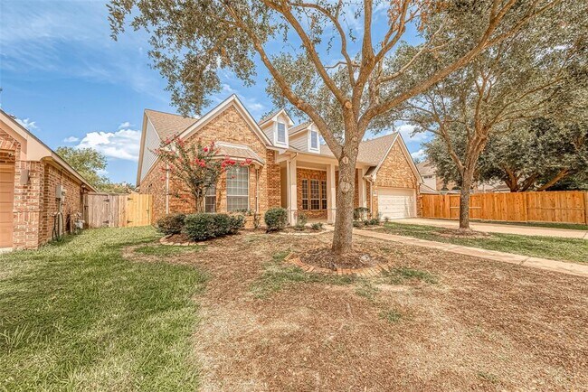 Foto del edificio - 5215 Chatham Hill Ln