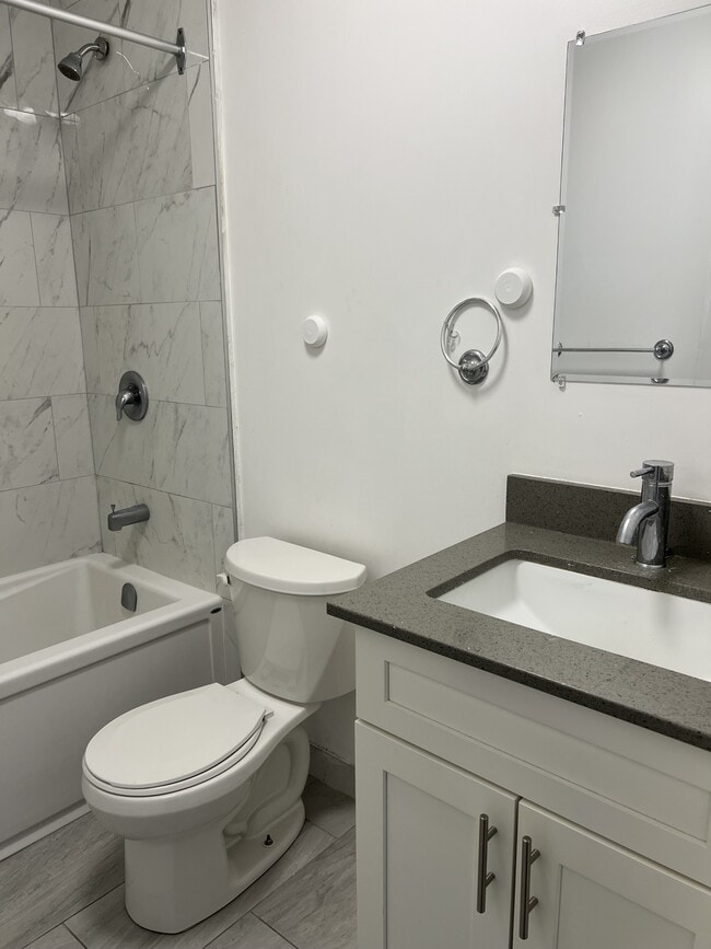 Photo du bâtiment - 630 Cummings Ave