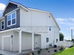 Building Photo - 105 E Park Ave