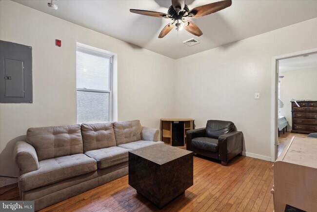 Foto del edificio - 1728 W Diamond St