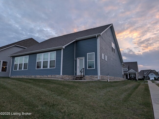 Building Photo - 2861 Hamilton Springs Dr