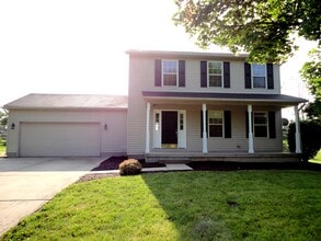 Building Photo - 912 N Garver Rd