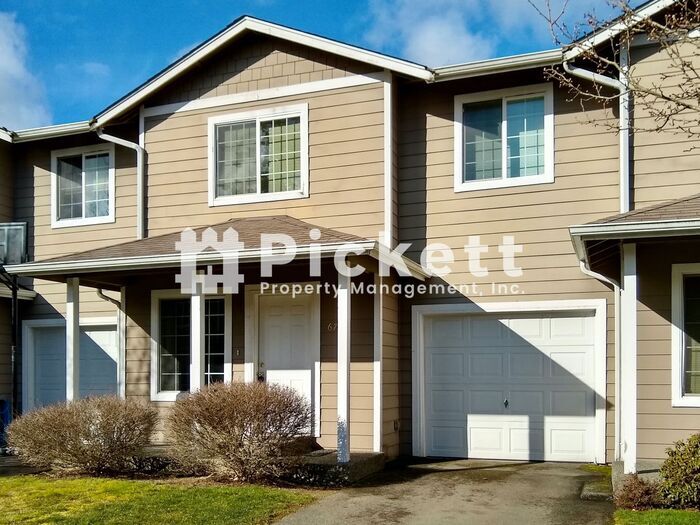3 Bedroom Bremerton Town House Townhouse for Rent in Bremerton, WA