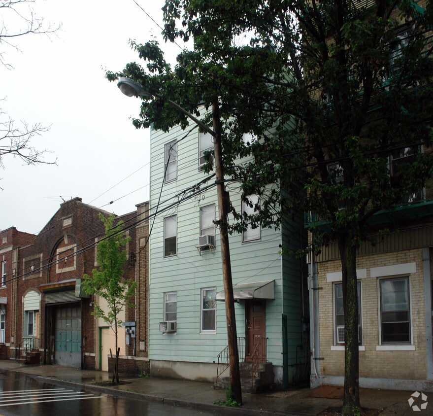 Building Photo - 94 Jackson St