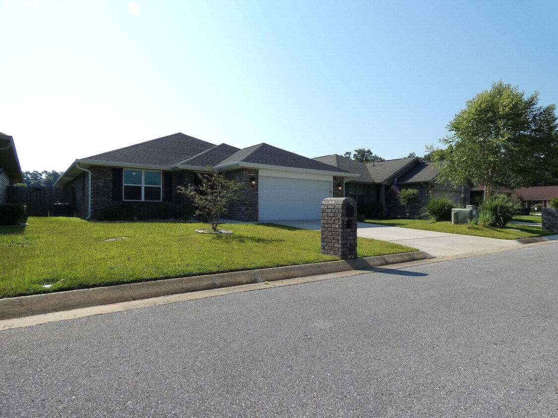 Primary Photo - Spacious Home - Ashley Place