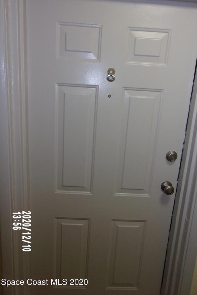 Foto del edificio - 220 Columbia Dr