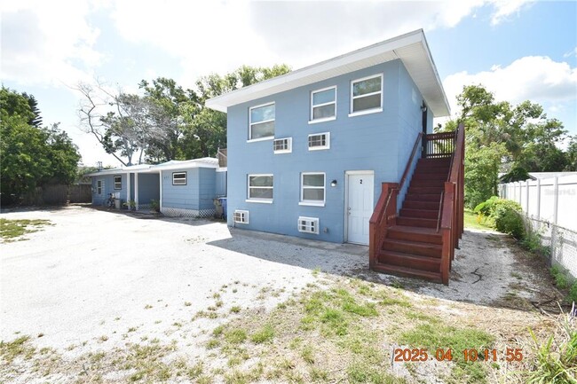 Building Photo - 419 Stremma Rd
