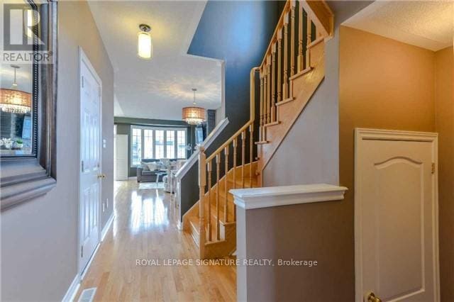 Building Photo - 5 Firbank Ln