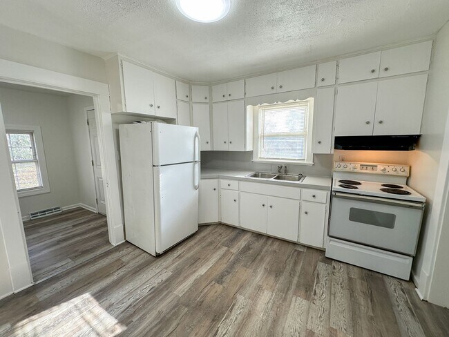 Foto del edificio - 520 Harlan Ave NE