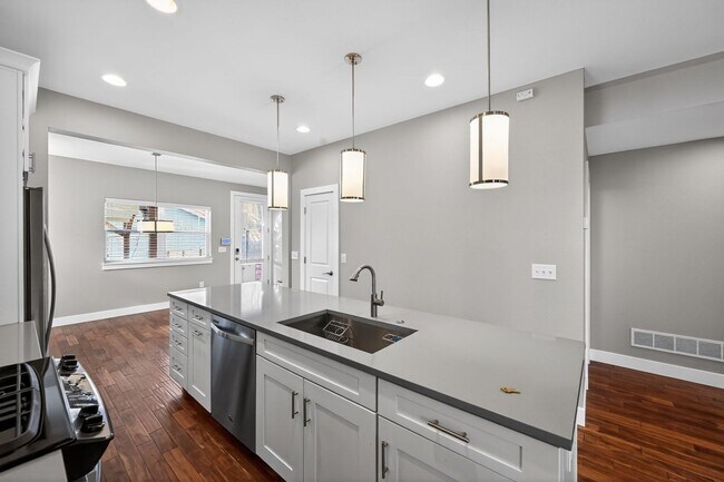 Foto del edificio - 1750 W 40th Ave