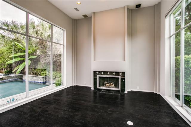 Building Photo - 6425 Shady Oaks Ln