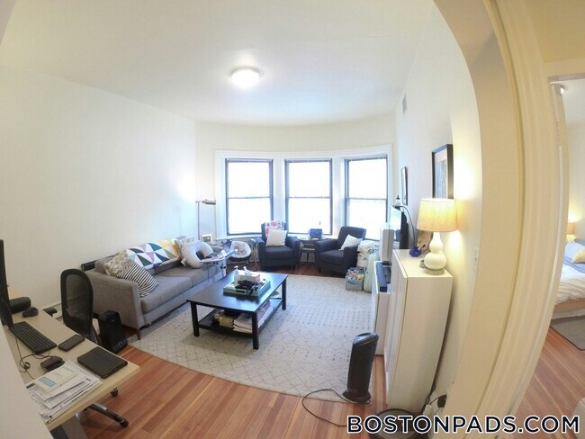 Foto del edificio - 1463 Beacon St