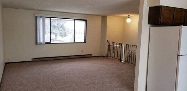 Building Photo - 1022-1024 N. Best Rd