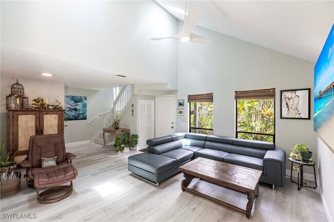 Foto del edificio - 1323 Solana Rd