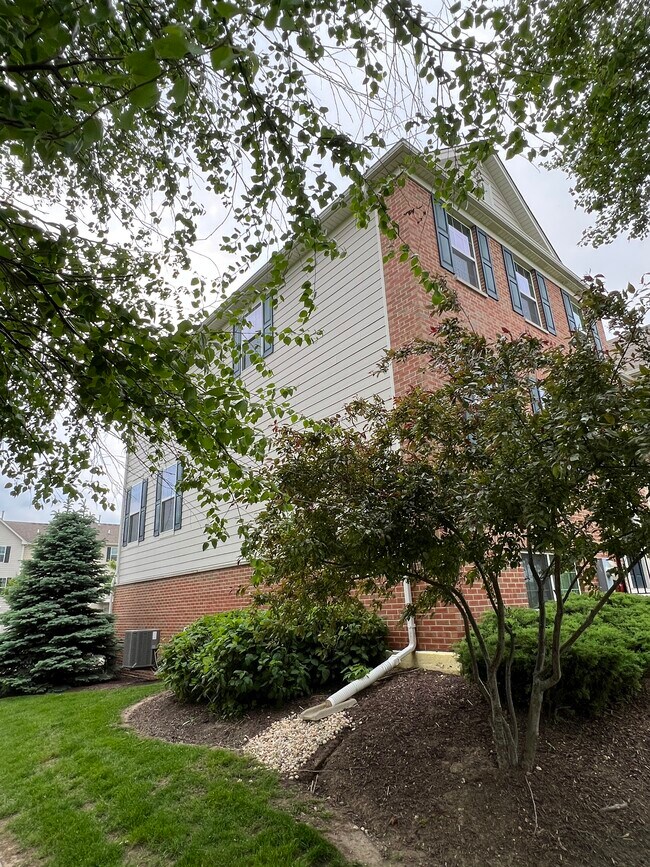 Building Photo - 4014 Pompton Ct