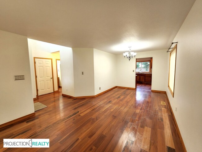 Building Photo - 33994 7 Oaks Dr
