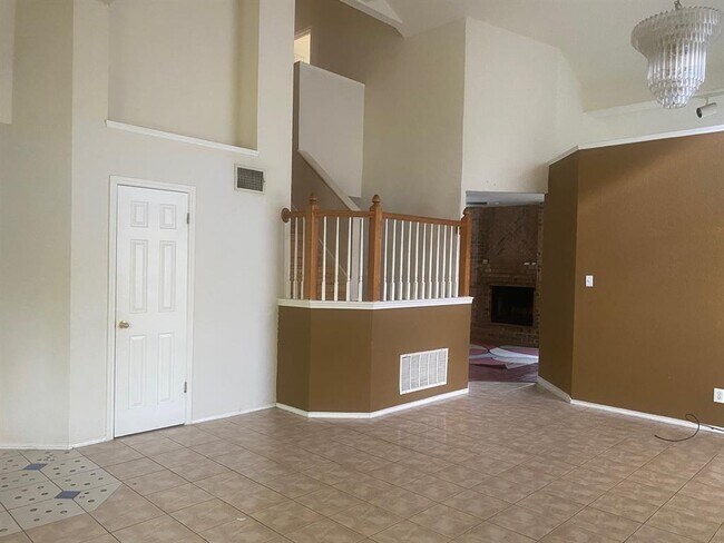 Building Photo - 307 Deren Ln