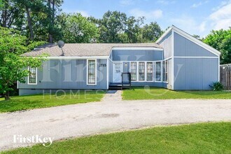 Building Photo - 2715 Welchlawn St