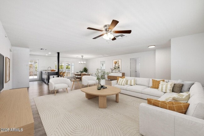 Building Photo - 4613 S Rita Ln