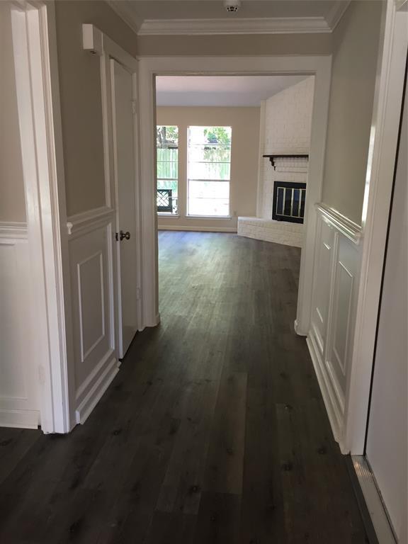 Foto del edificio - 5811 Woodmancote Dr