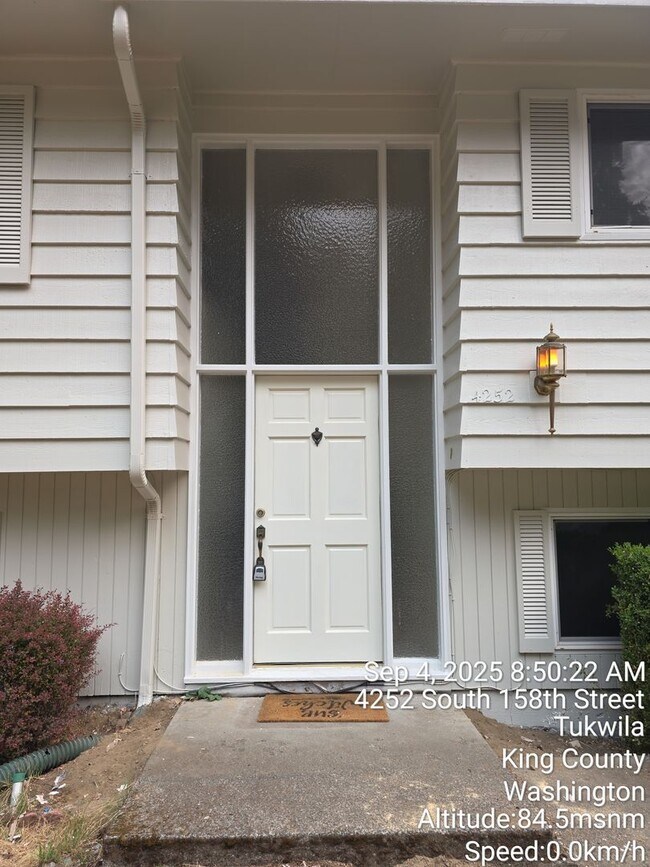 Foto del edificio - Tukwila rental home -Large 3+ bedroom plus...