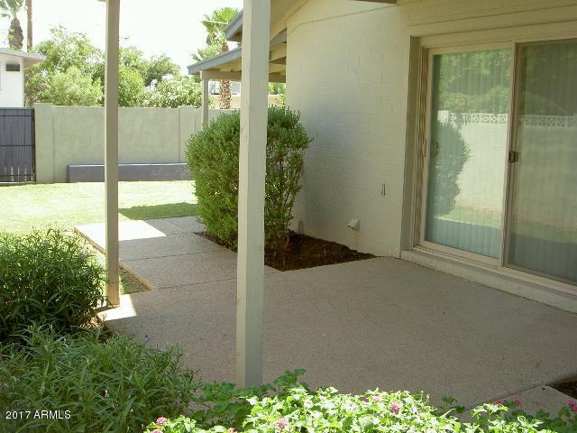 Building Photo - 421 E Alameda Dr