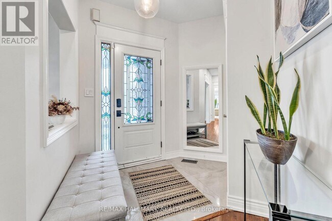 Photo du bâtiment - 30 Painted Rock Ave