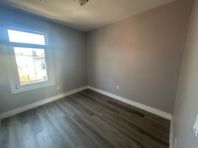 Building Photo - 254 22nd St