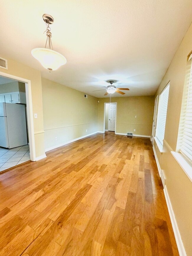 Building Photo - Updated 3BD 1.5BA Home Located in Belle Isle Area!!