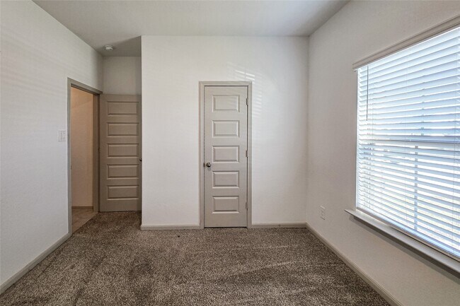 Foto del edificio - 3542 Park Vista Dr