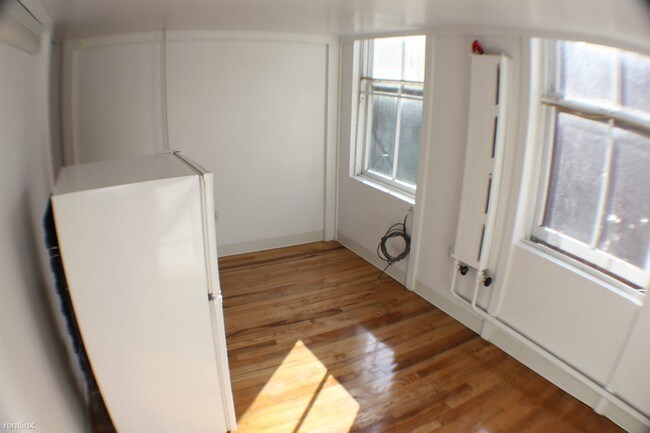 Building Photo - 361 6th Ave