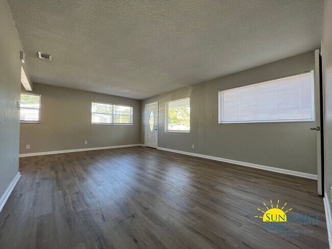 Building Photo - Welcome to this newly renovated 4 bedroom ...