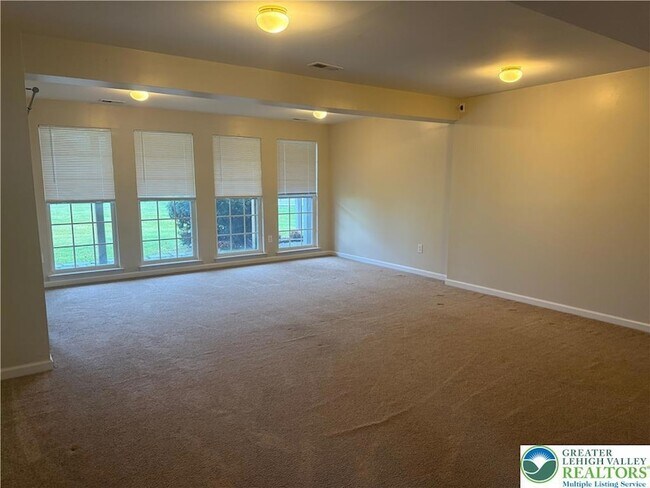 Foto del edificio - 4046 Clubhouse Ct