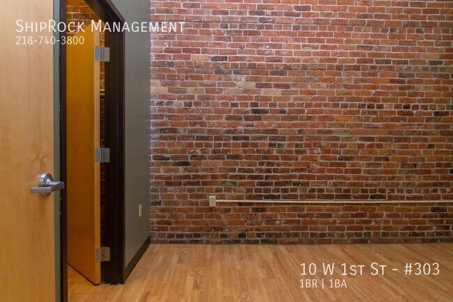 Foto del edificio - 10 W 1st St