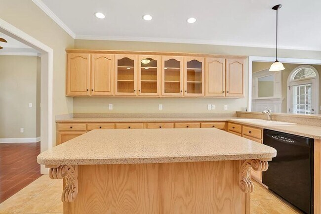 Foto del edificio - FOR LEASE- 3 BEDROOM SINGLE-FAMILY HOME!