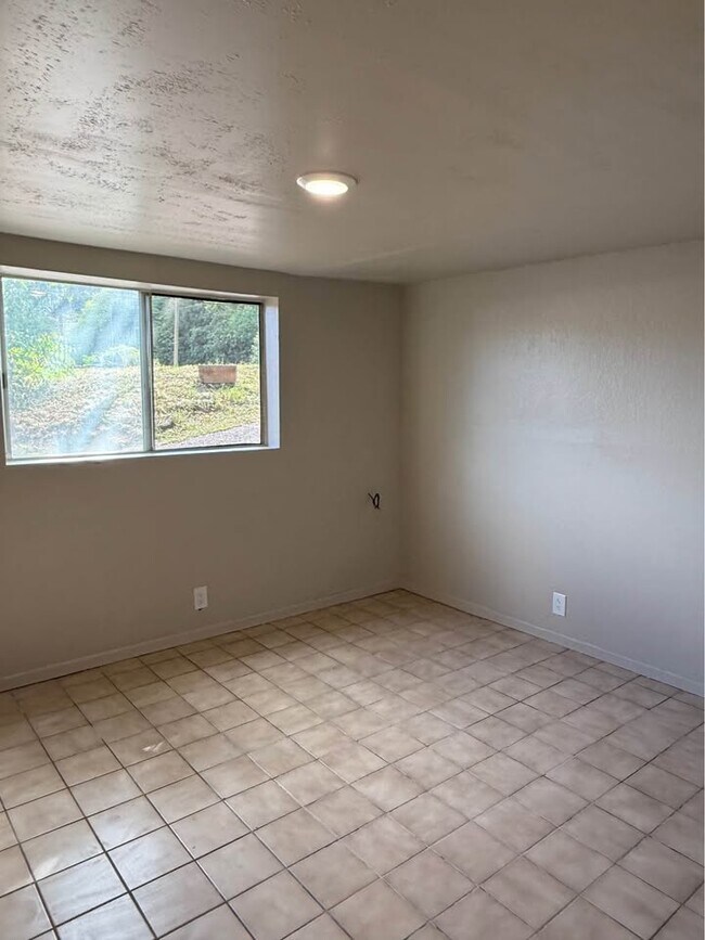 Foto del edificio - 4560 Menehune Rd