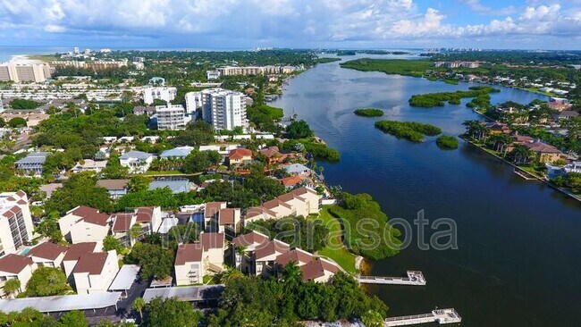 Foto del edificio - 6157 Midnight Pass Rd