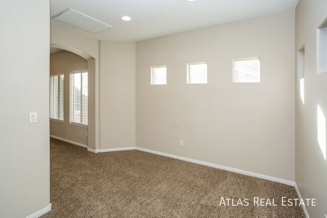 Foto del edificio - 7630 Riva Ridge St