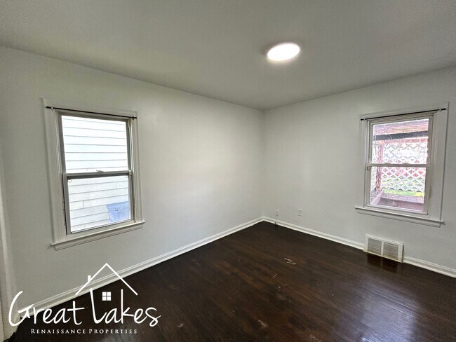 Foto del edificio - Lovely 2 Bedroom 1 Bathroom now available ...