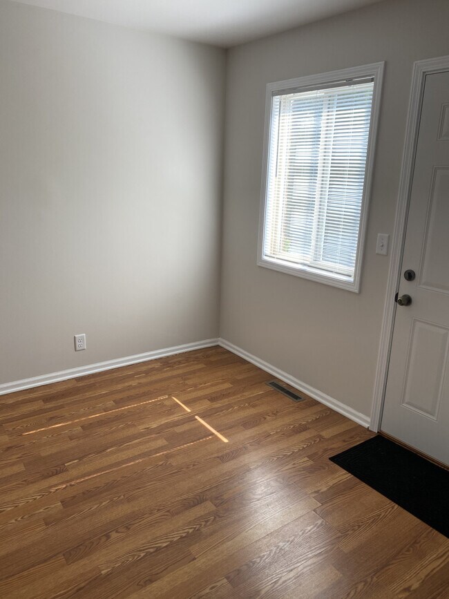 Foto del edificio - 301 Riley St. #2