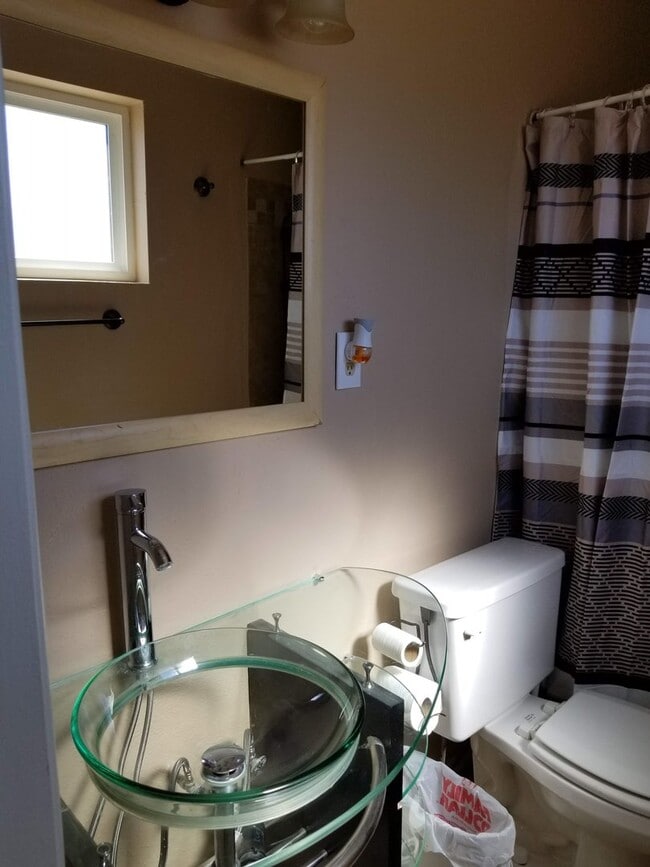 Building Photo - CHARMING 3 BEDROOM 2 BATH HOME IN THE HEART OF NORTH VALLEY