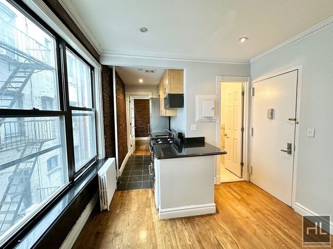 Building Photo - Beautiful 2 Bedroom Apartment In East Vill...