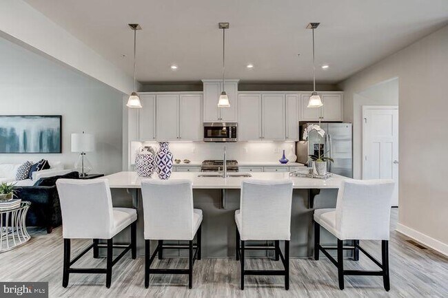 Building Photo - 3042 Shaws Rd