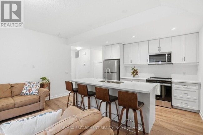 Building Photo - 70 Kenesky Dr