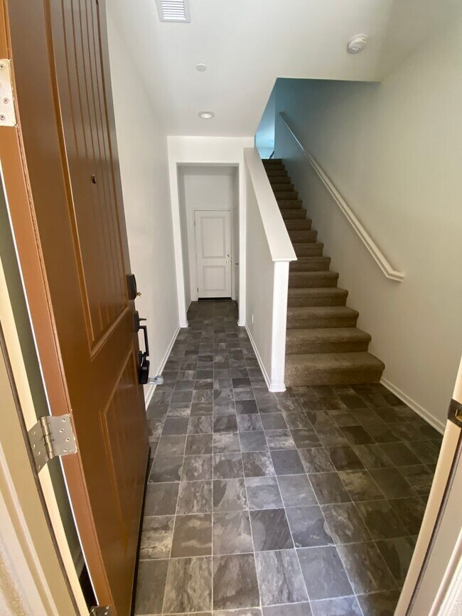 Foto del edificio - Like New 2 Bed 2 Bath Condo in Temecula