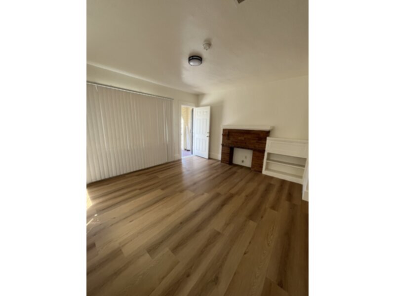 Foto principal - 2 Bedroom/ 1 bath Duet