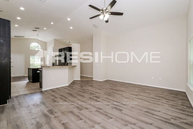 Building Photo - HOME FOR RENT!