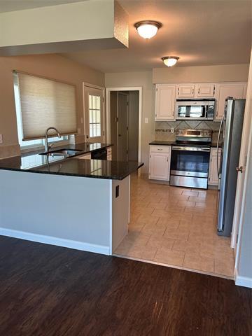 Foto del edificio - 2424 Oak Grove Dr