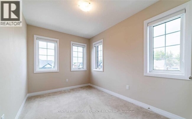 Photo du bâtiment - 122 Monarch Woods Dr